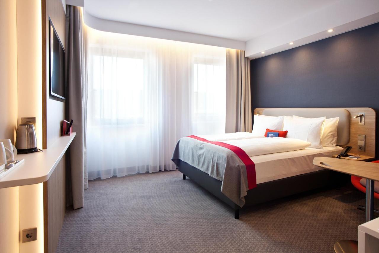 Express - By Ihg